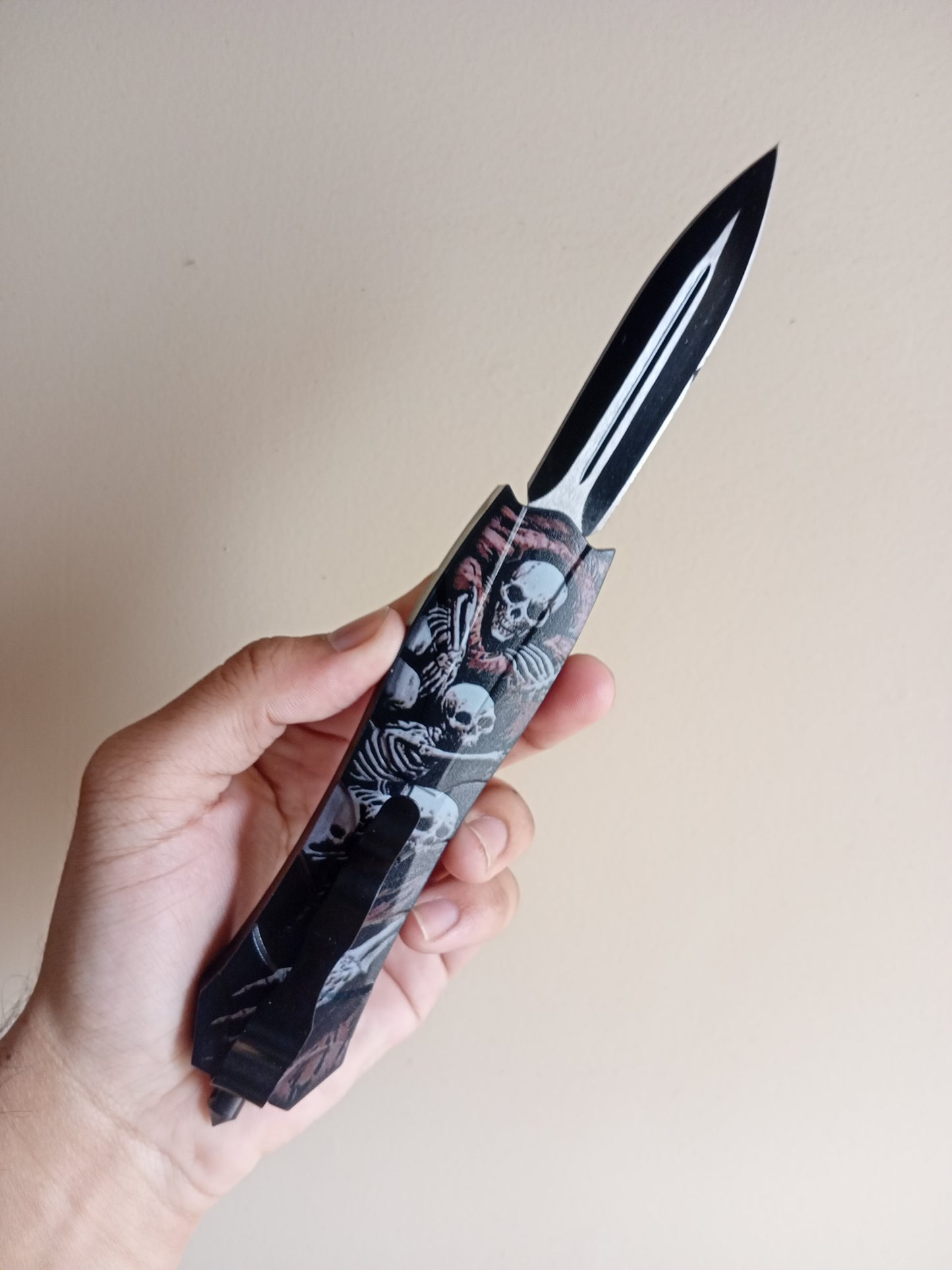 Brown Skulls OTF Knife - Sharp