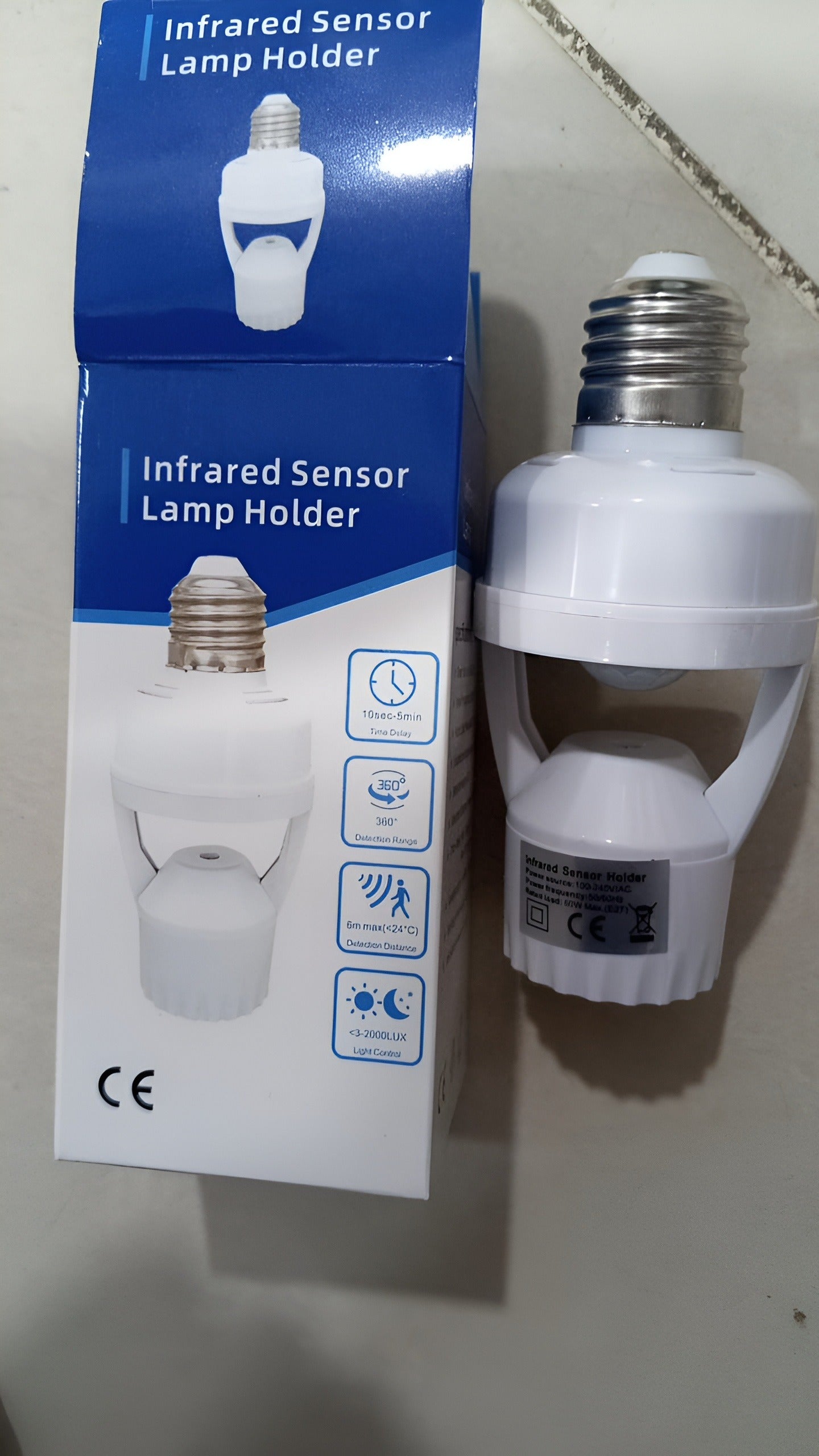 Infrared Motion Sensor Lamp Holder with Automatic On/Off Detection