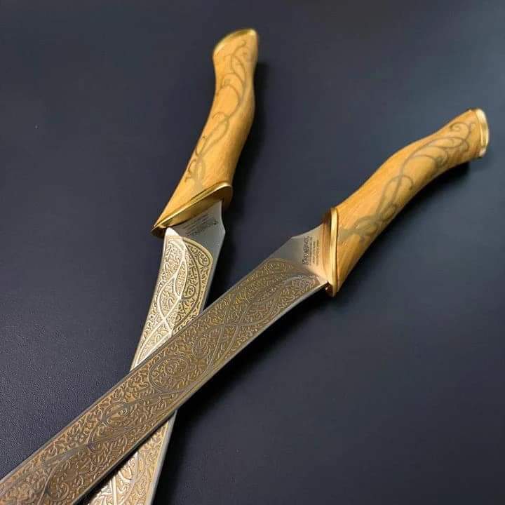 LOTR Legolas Swords (Wall Stand optional)