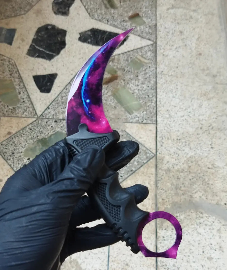 Nebula Karambit