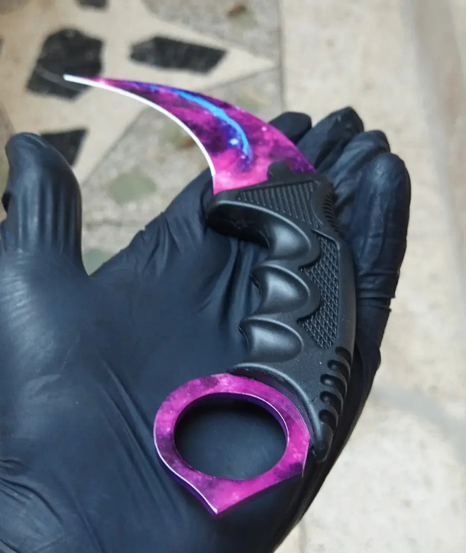 Nebula Karambit